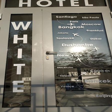 White Hotel & Hostel Bishkek Luaran gambar